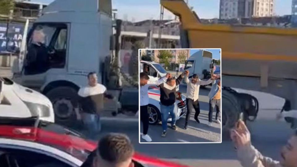 O anlar kamerada! TIR'ı yolun ortasına bıraktı! Horon aşkı!