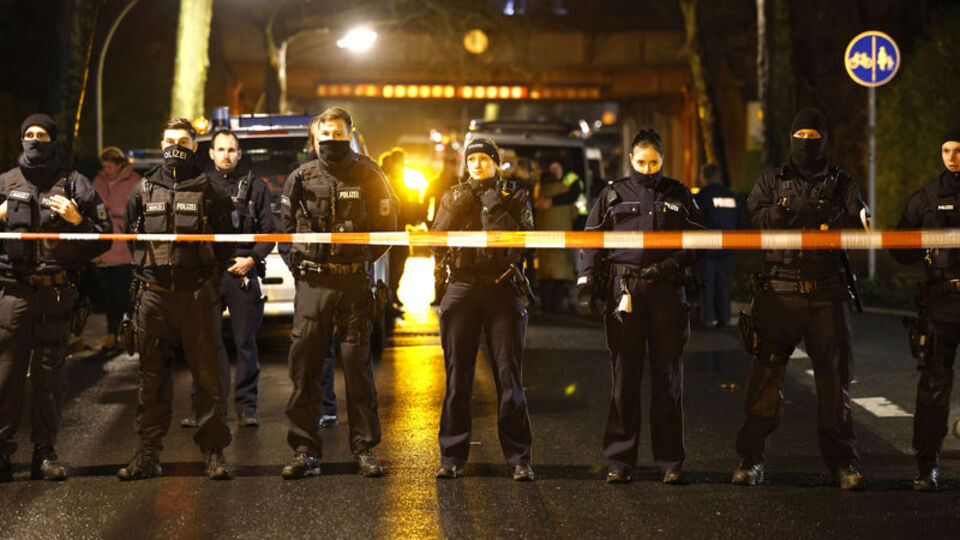 Almanya'da Türk anne ve iki kızı ölü bulundu