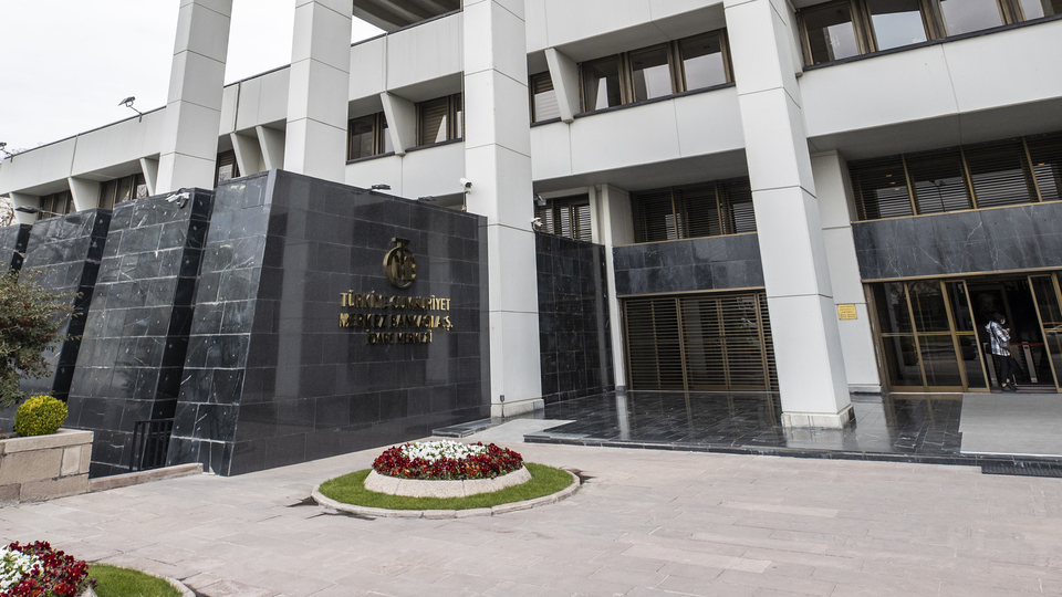 Seçim öncesi 9 milyar dolarlık döviz ve altın satışı