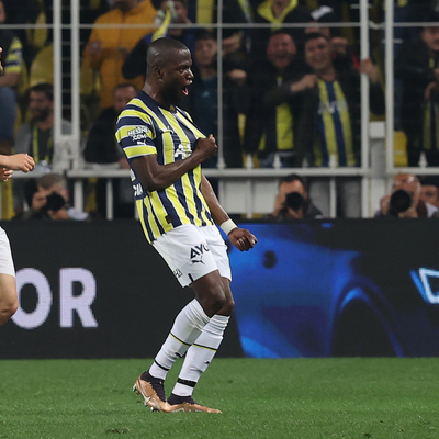 Alex’in rekorunu egale etti