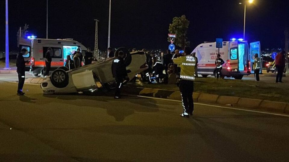 Kayseri'de iki otomobil çarpıştı: 5 yaralı