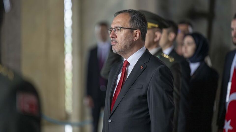 Bakan Kasapoğlu, Anıtkabir'i ziyaret etti