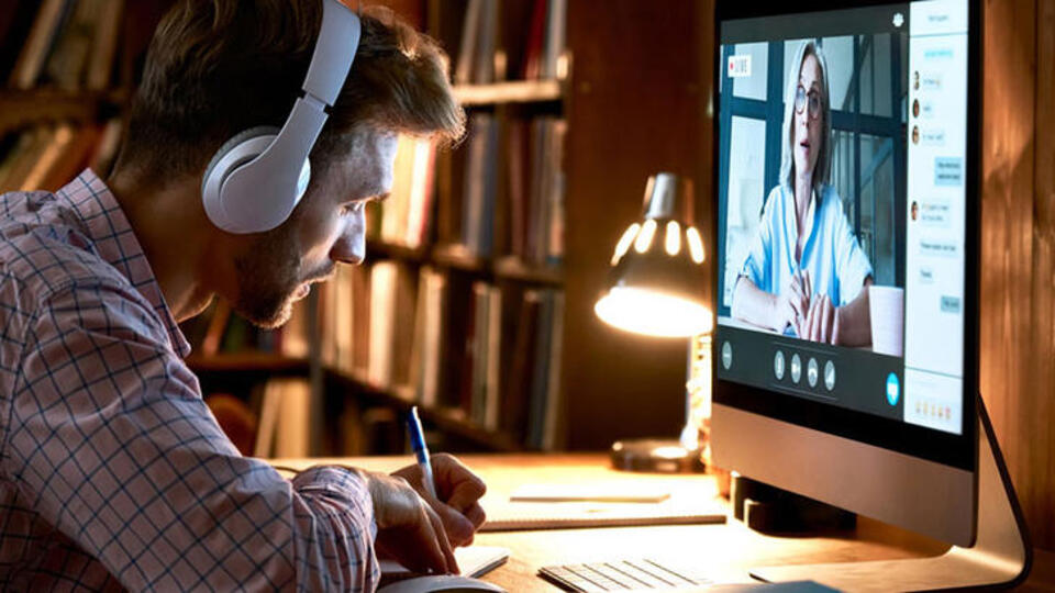 Deprem bölgesindeki akademisyenlere yabancı dil desteği