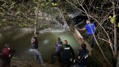 Munzur Çayı'na düşen kamyondaki 2 kişi kurtarıldı