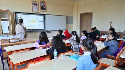 Bakan Özer: Depremlerin ardından bölgeye kaydını tekrar aldıran öğrenci sayısı 82 bin 405 oldu