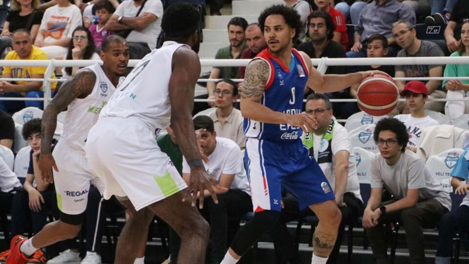 Anadolu Efes normal sezonu tamamladı