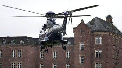 Almanya'da küçük uçak düştü: 2 kişi öldü