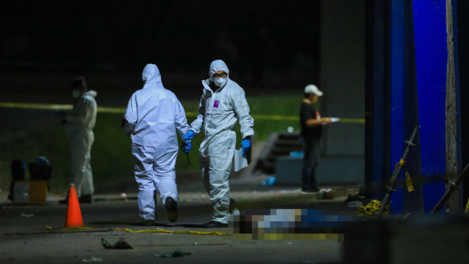 El Salvador'da stadyum girişinde izdiham: 12 ölü