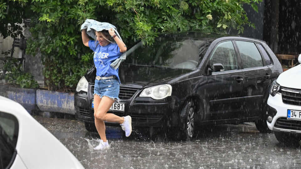 Meteoroloji'den bu bölgeler için kuvvetli sağanak yağmur uyarısı