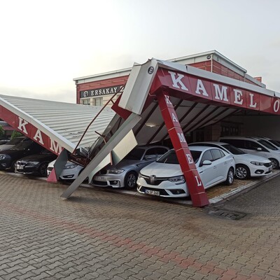 Sağanak nedeniye araçlar sular altında kaldı!