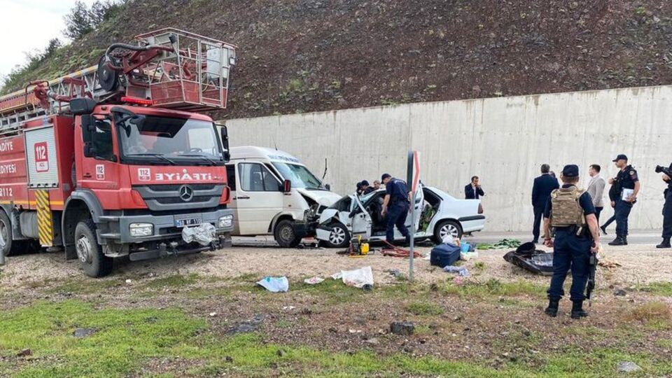 Tokat'ta feci kaza: 2 ölü, 10 yaralı