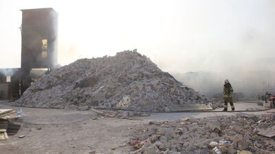 Mobilya imalathanesindeki yangın söndürüldü