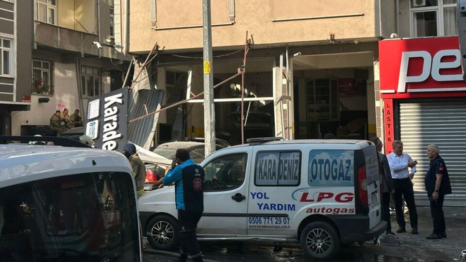 Esenler'de oto tamirhanede patlama