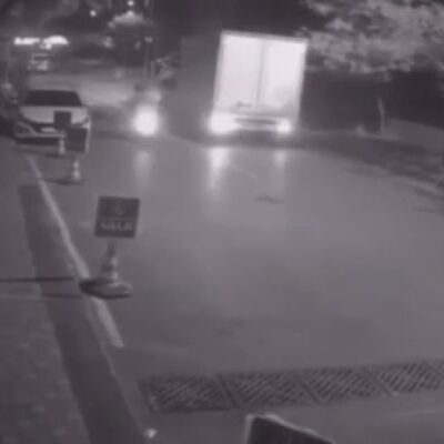 Olay anı kamerada! Tartıştığı kuryeye kamyonetle çarptı!