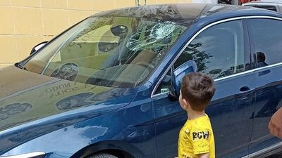 2 yaşında çocuk pencereden otomobilin üzerine düştü!