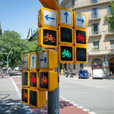 İspanya'da kafaları karıştıran trafik ışığı