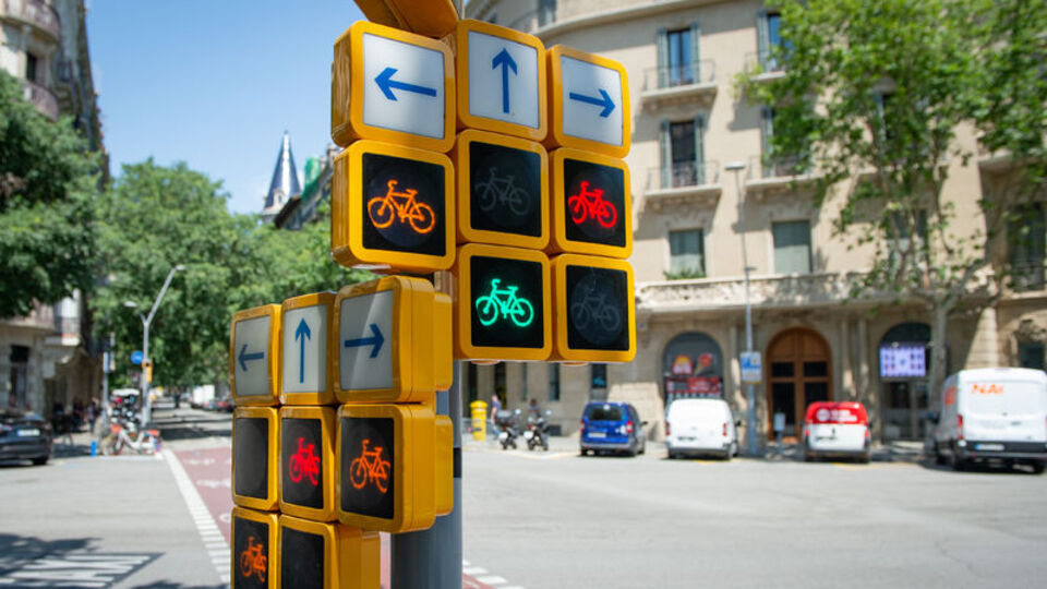 İspanya'da kafaları karıştıran trafik ışığı