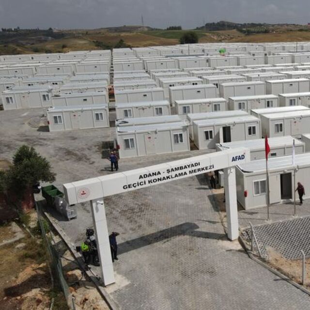 Adana'daki yeni konteyner kentte yaşam başladı