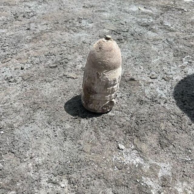 Kars'ta inşaatın temel kazısında bulundu