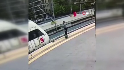Trenin camını temizlerken elektrik akımına kapıldı!
