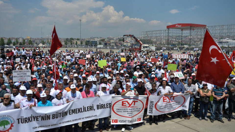 Eski bürokrat vekilden EYT iddiası