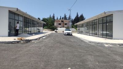 Hatay'da 96 prefabrik iş yeri teslim edildi