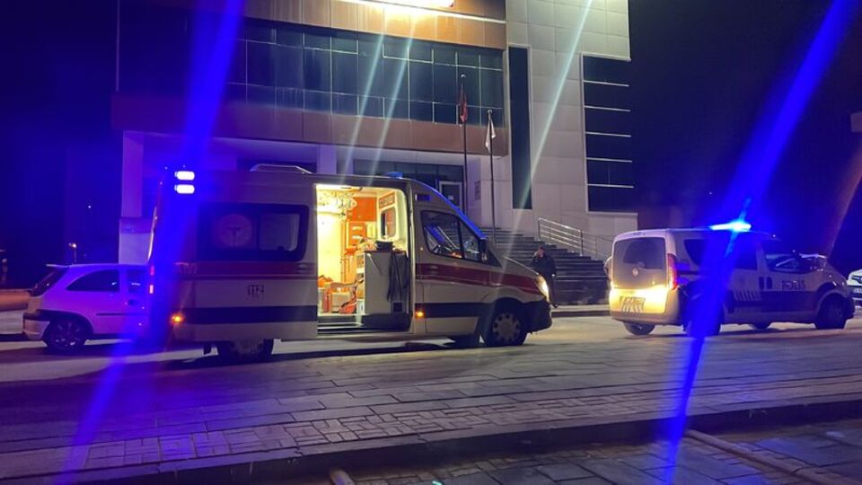 Gürültü kavgasında 2 arkadaş bıçakla yaralandı