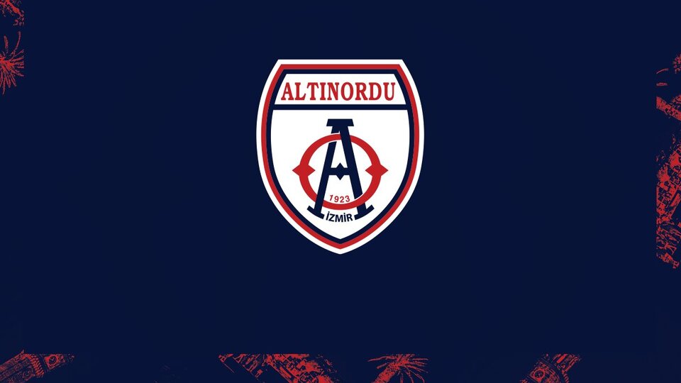 Beş genç ile sözleşme yenilendi