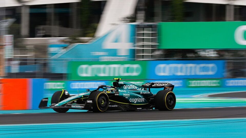 Formula 1'e Aston Martin ile devam edecek