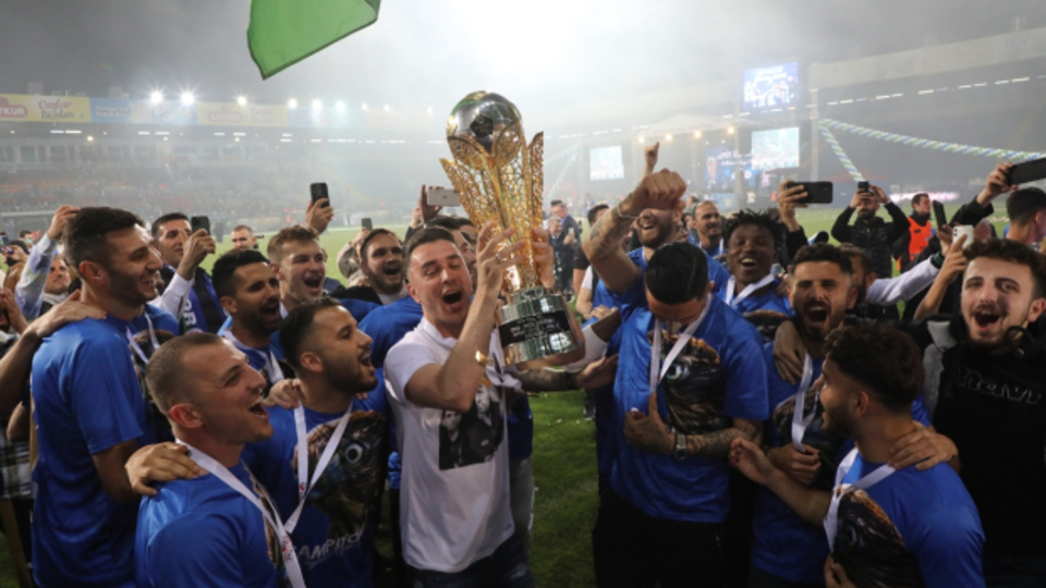 Çaykur Rizespor kupasına kavuştu