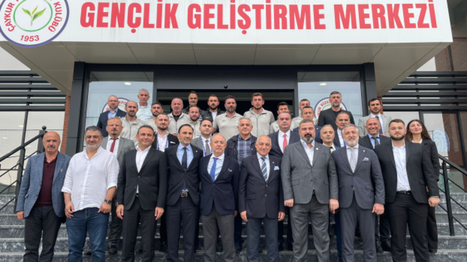 Büyükekşi, akademi ziyaretlerini sürdürdü