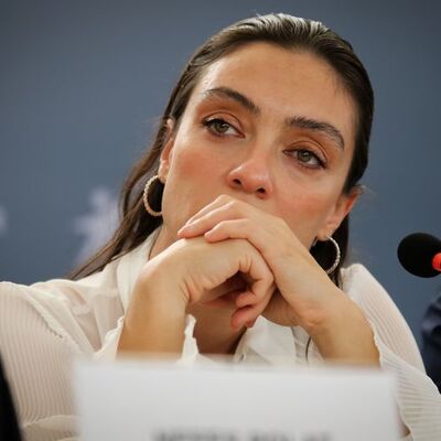 Cannes'te 'en iyi kadın oyuncu ödülü Merve Dizdar'ın