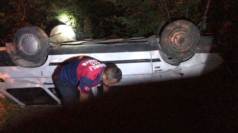 Otomobil şarampole devrildi: 1 çocuk öldü, 3 kişi yaralandı