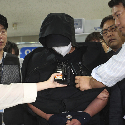 Havadayken uçağın kapısını neden açtı? 33 yaşındaki kişi tutuklandı!