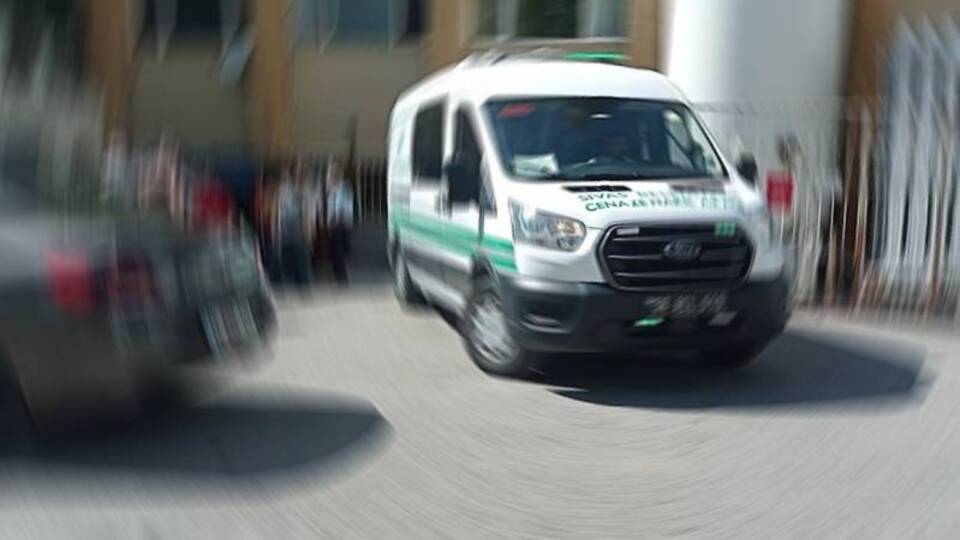 Koyun kırpmak için geldiği ilde keneden öldü