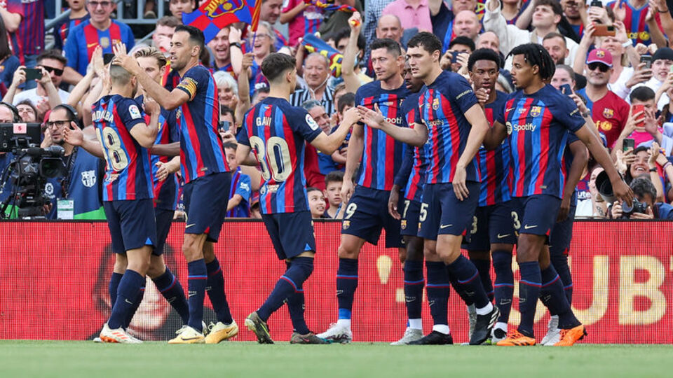 La Liga'da şampiyon Barcelona farklı kazandı