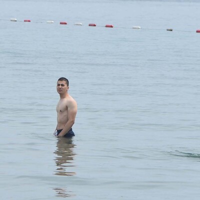 Oy kullandıktan sonra soluğu plajda aldılar