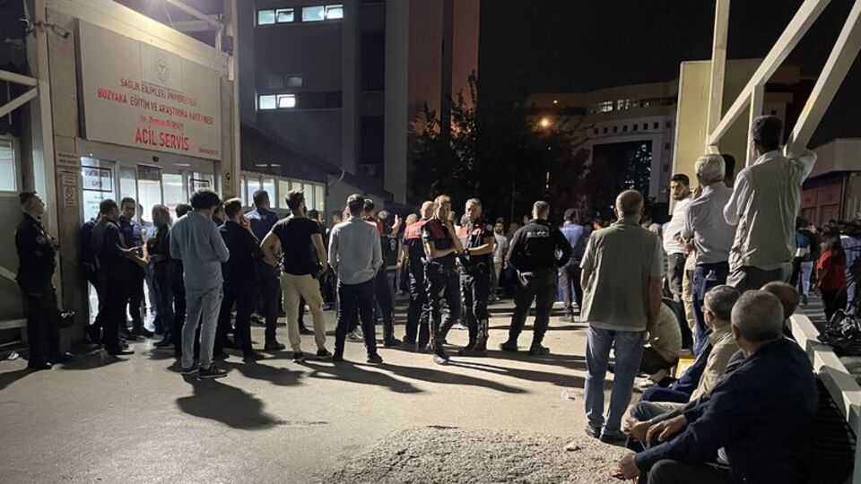 İzmir'de silahlı kavgada 5 kişi yaralandı