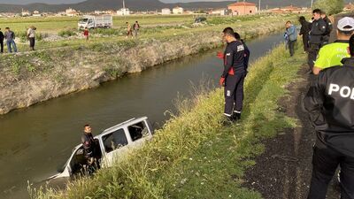 Hafif ticari araç sulama kanalına düştü: 1 ölü, 1 yaralı