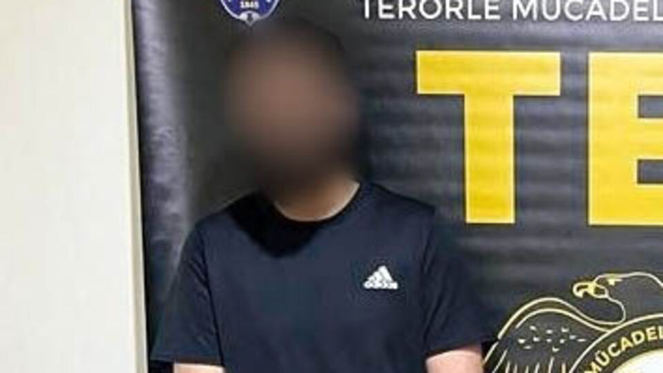 DEAŞ'lı terörist tanınmamak için protez göz taktırmış!