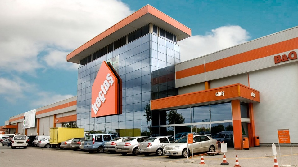 Dijital mağazasını 'pazaryerine' dönüştürdü