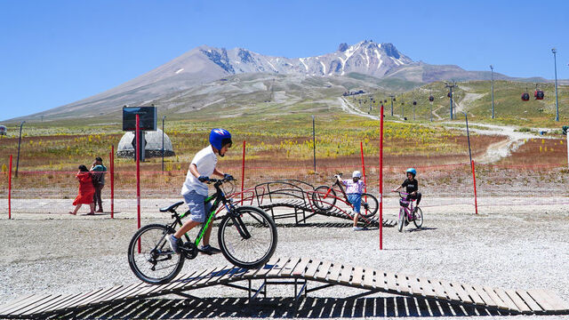 Erciyes'te bisiklet ve aktivite parkı açıldı