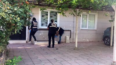 Ateş ettiği husumetlilerince bıçakla öldürüldü