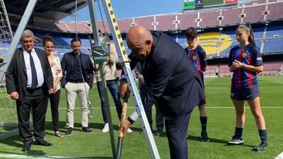 Barcelona'nın ünlü stadı Camp Nou'ya Türk imzası
