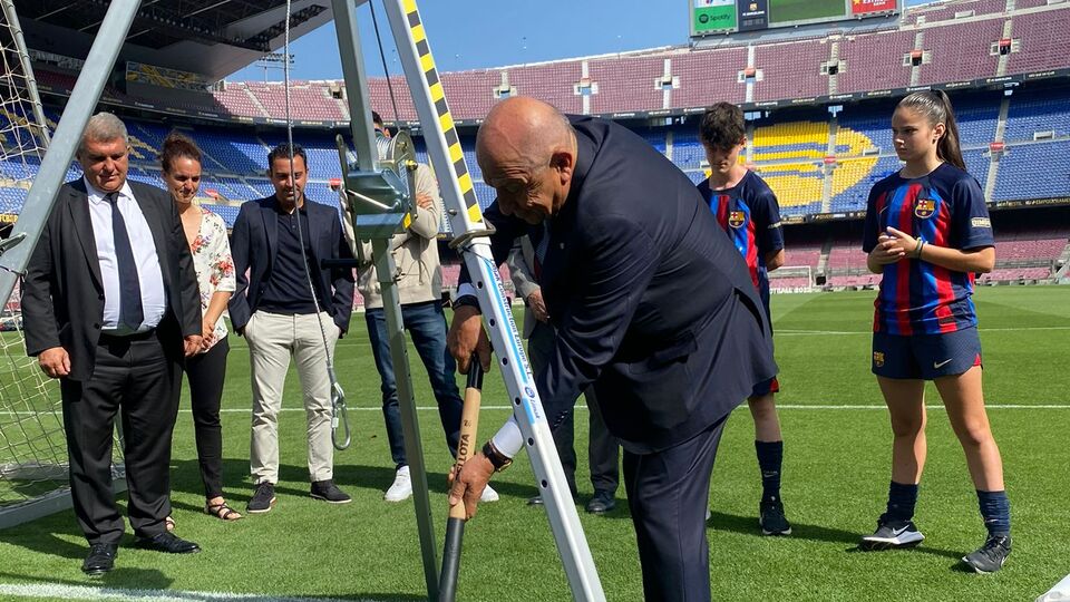 Barcelona'nın ünlü stadı Camp Nou'ya Türk imzası