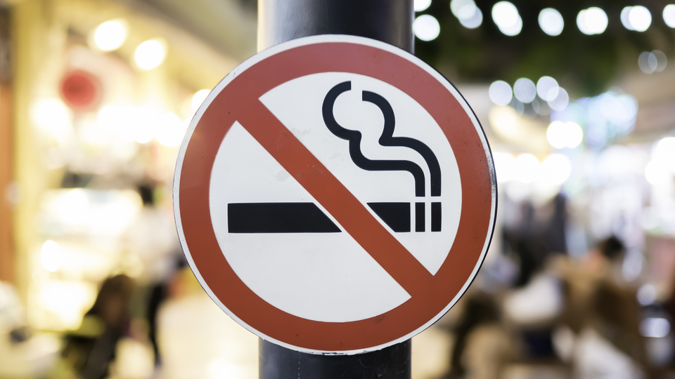 Sigara içmeyip dumanına maruz kalan da zarar görüyor