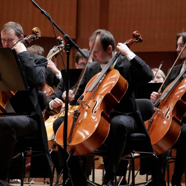 Depremzedeler için konser
