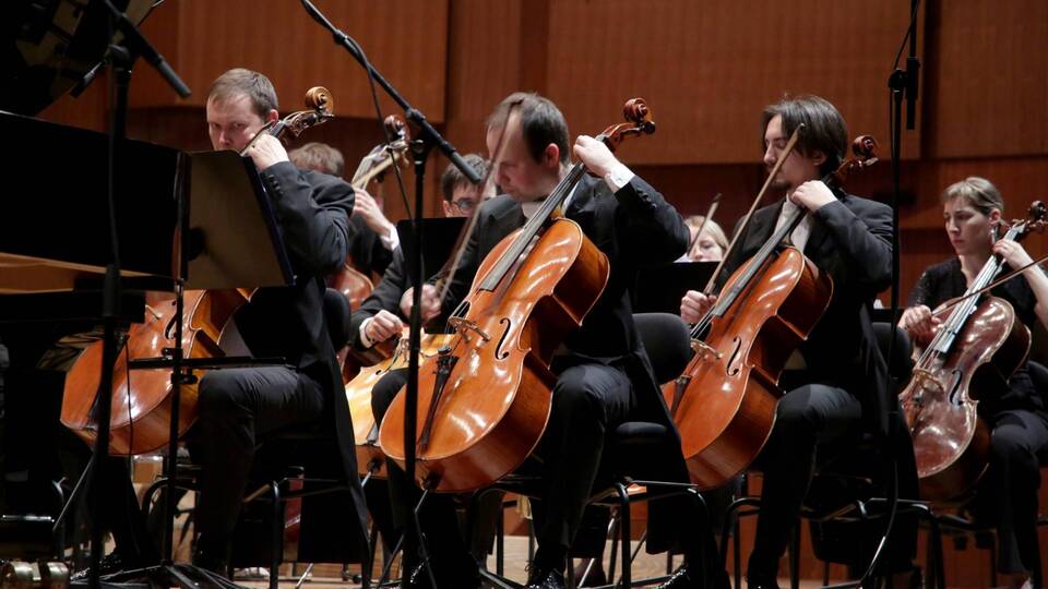 Depremzedeler için konser