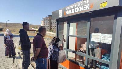 Edremit'te belediye halk ekmek satışını durdurdu