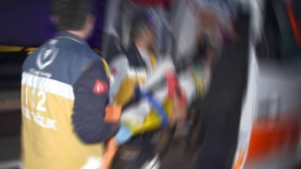 Göçmenleri taşıyan araca TIR çarptı: 1 ölü, 4 yaralı